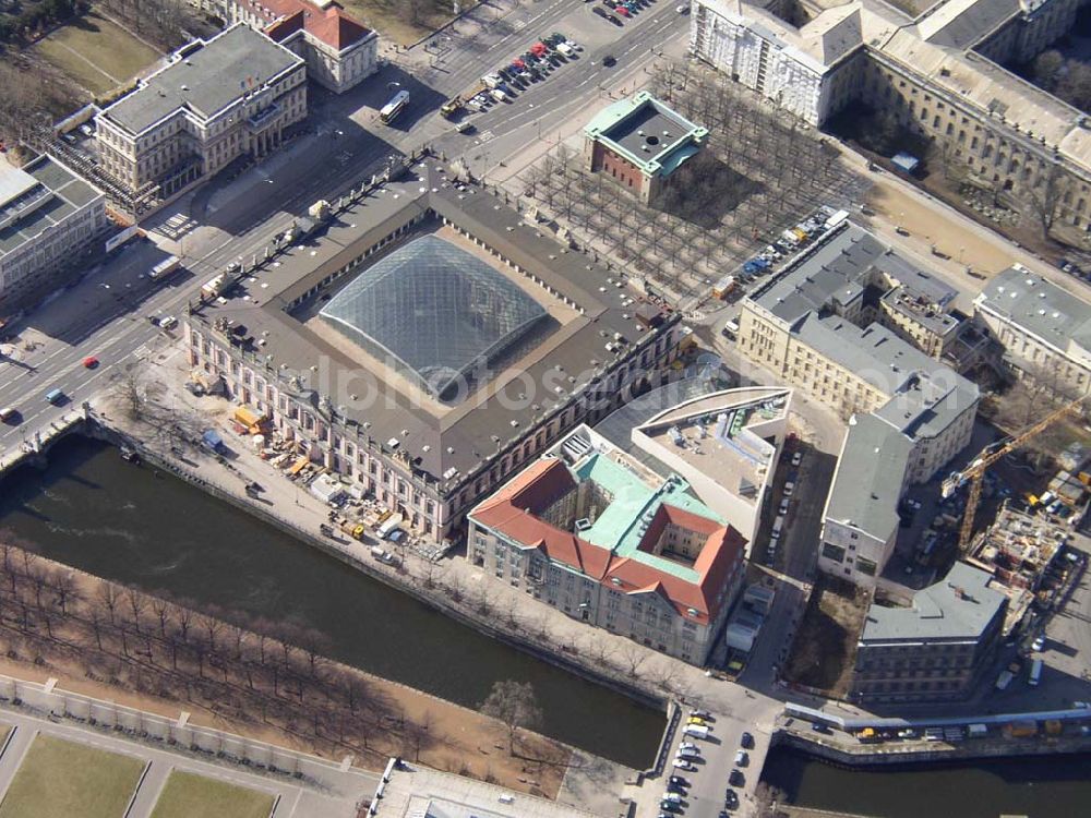 Aerial image Berlin - Erweiterungsbau am Deutschen Historischen Museum in Berlin-Mitte / Unter den Linden. 13.03.03