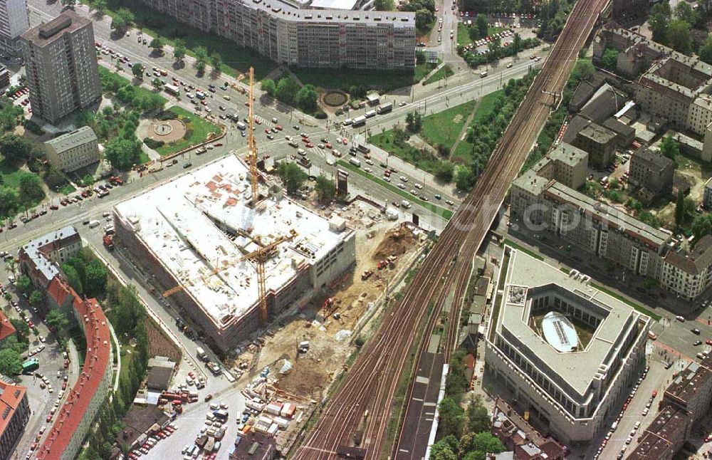 Aerial photograph Berlin-Friedrichshain - Erweiterungsbau des Einkaufszentrums Ringscenter am S-Bhf. Frankfurter Allee