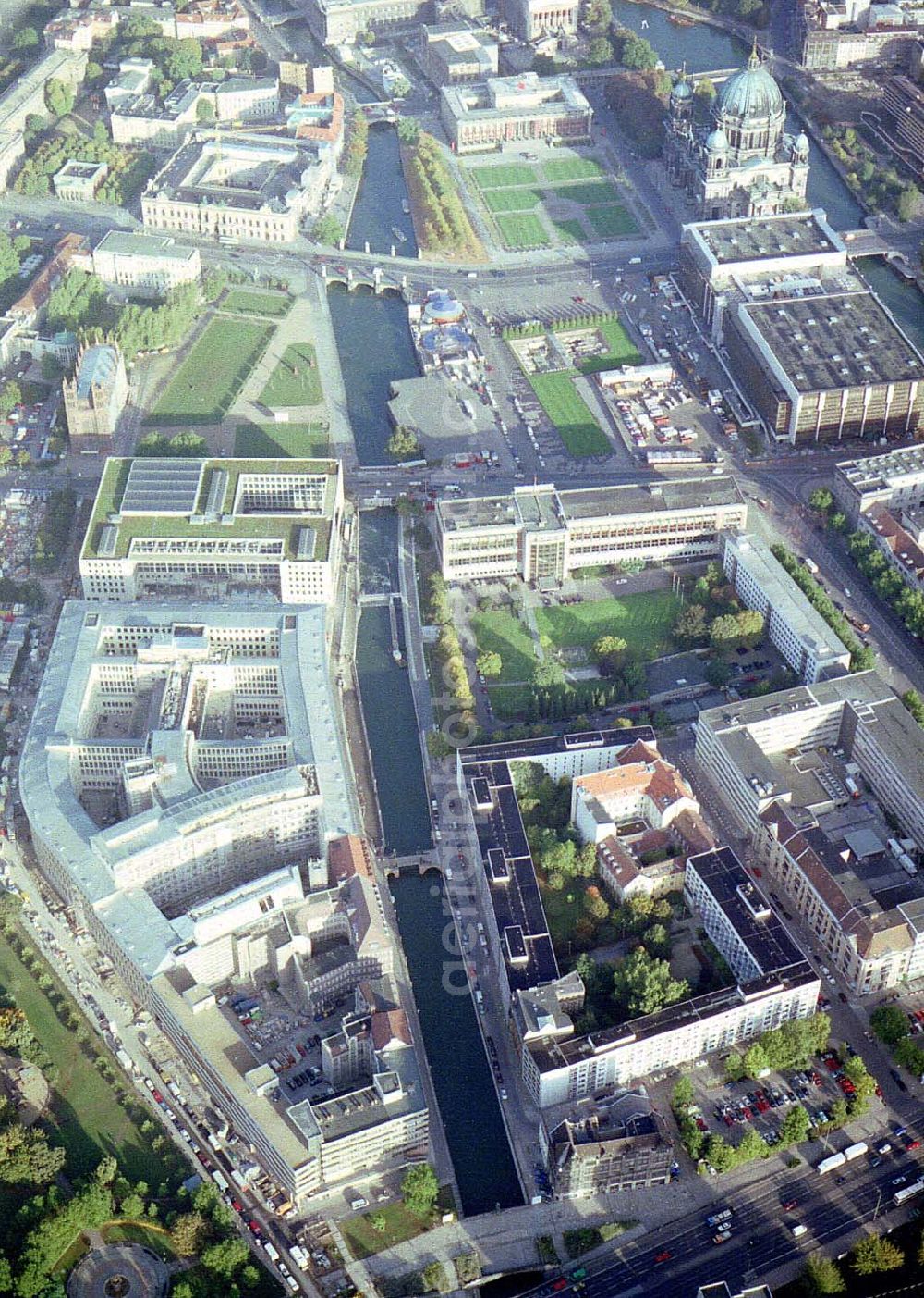 Aerial image Berlin - Erweiterungsbau am Gebäude des ehem. ZK der SED / RB zum jetzigen Außenministerium in Berlin - Mitte.