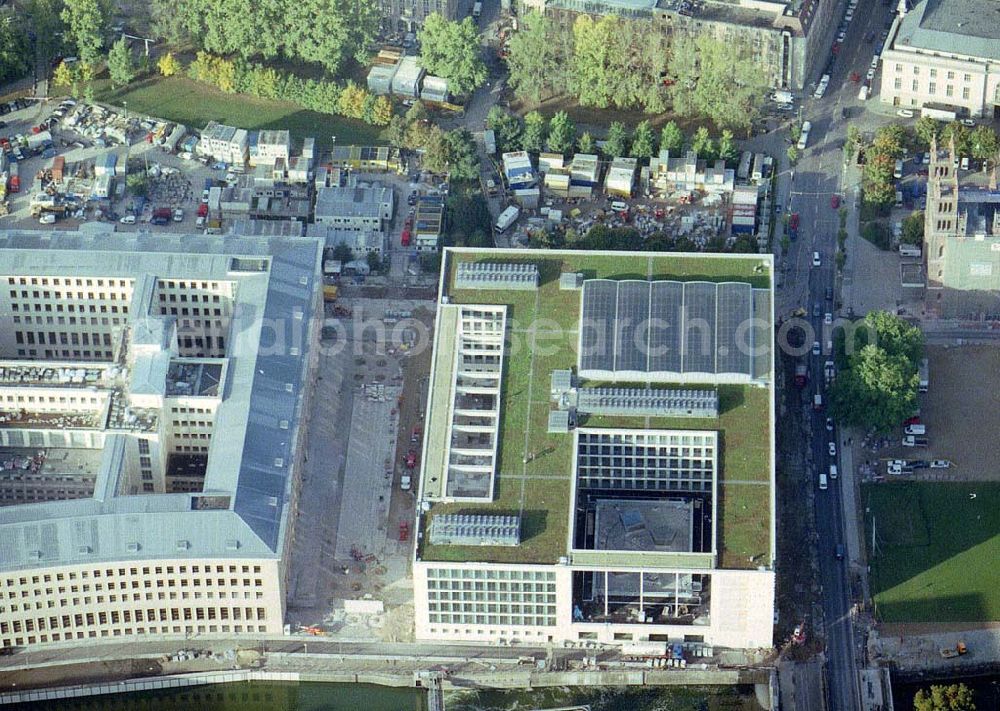 Aerial photograph Berlin - Erweiterungsbau am Gebäude des ehem. ZK der SED / RB zum jetzigen Außenministerium in Berlin - Mitte.