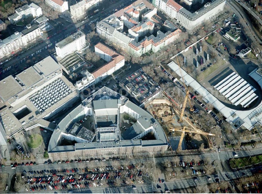 Berlin - Charlottenburg from the bird's eye view: Erweiterungsbau am Haus des Rundfunks / Sender Freies Berlin am Messegelände in Berlin Charlottenburg