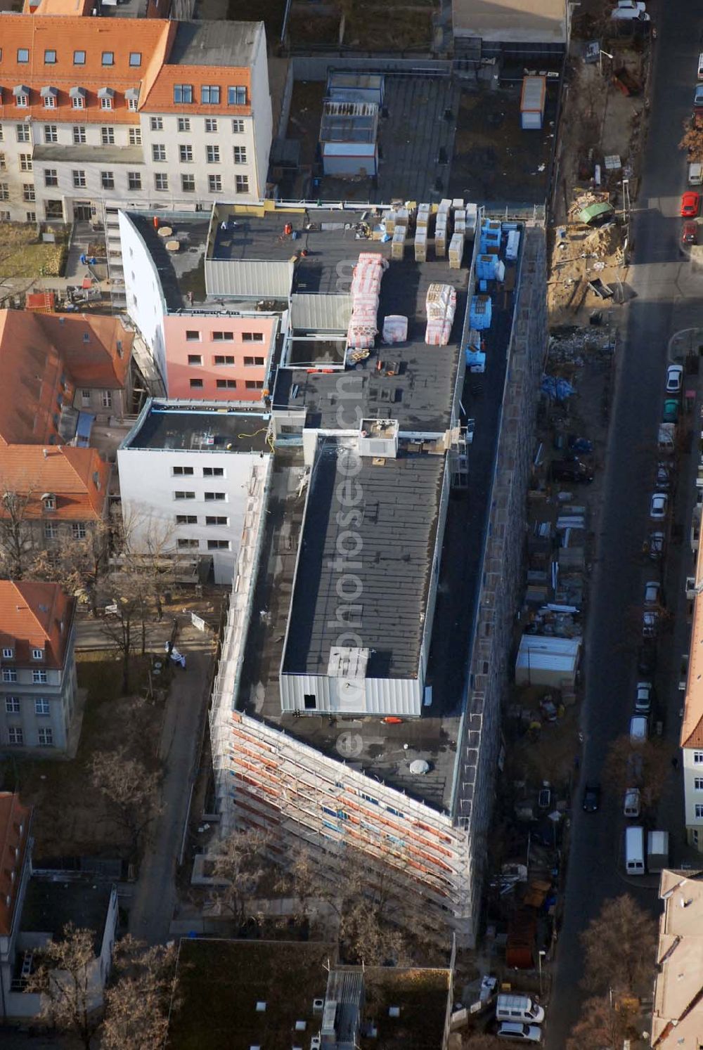 Berlin - Lichtenberg from above - Blick auf den Erweiterungsbau am Krankenhaus Lichtenberg in der Fanningerstraße.