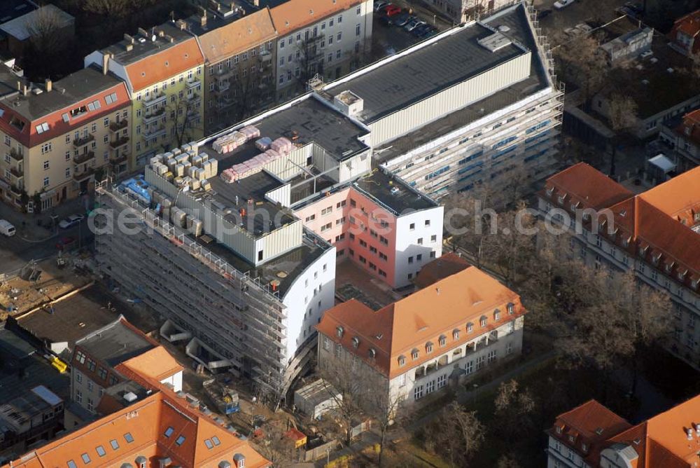 Berlin - Lichtenberg from above - Blick auf den Erweiterungsbau am Krankenhaus Lichtenberg in der Fanningerstraße.