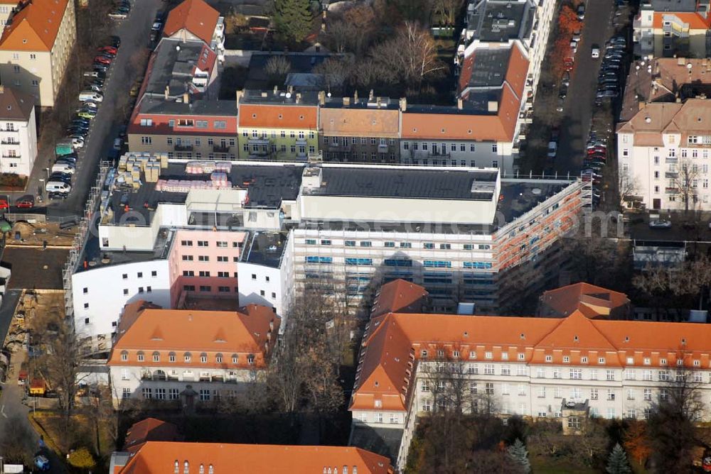 Berlin - Lichtenberg from the bird's eye view: Blick auf den Erweiterungsbau am Krankenhaus Lichtenberg in der Fanningerstraße.