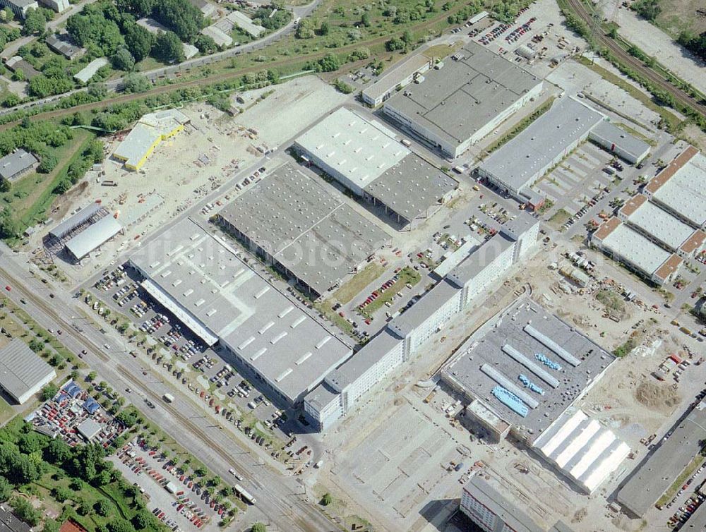 Aerial image Berlin - Lichtenberg - Erweiterungsbauarbeiten an der Mercedes Benz - Niederlassung an der Rhinstraße in Berlin - Lichtenberg.