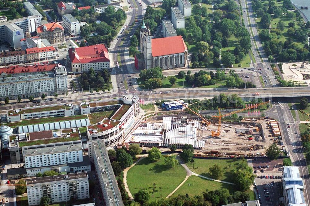 Magdeburg(Sachsen-Anhalt) from the bird's eye view: Blick auf die Erweiterungsbaustelle am Allee-Center Magdeburg Ernst-Reuter-Allee 11,39104 Magdeburg,Tel.: 0391 / 533 44 33 Fax: 0391 / 533 44 55 (ECE)