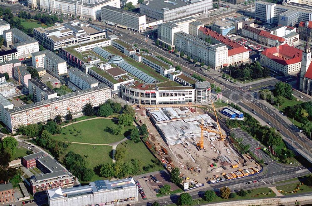 Aerial image Magdeburg(Sachsen-Anhalt) - Blick auf die Erweiterungsbaustelle am Allee-Center Magdeburg Ernst-Reuter-Allee 11,39104 Magdeburg,Tel.: 0391 / 533 44 33 Fax: 0391 / 533 44 55 (ECE)