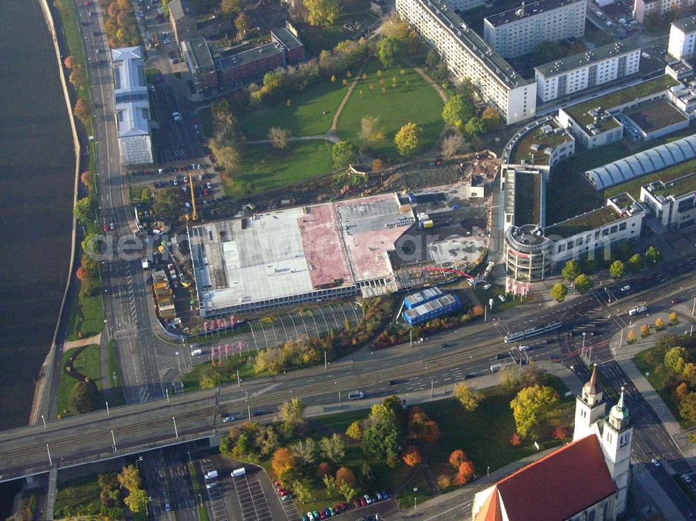 Aerial photograph Magdeburg / Sachsen-Anhalt - 28.10.2005 Magdeburg / Sachsen-Anhalt: Blick auf die Erweiterungsbaustelle am Allee-Center Magdeburg Ernst-Reuter-Allee 11,39104 Magdeburg,Tel.: 0391 / 533 44 33 Fax: 0391 / 533 44 55 (ECE)