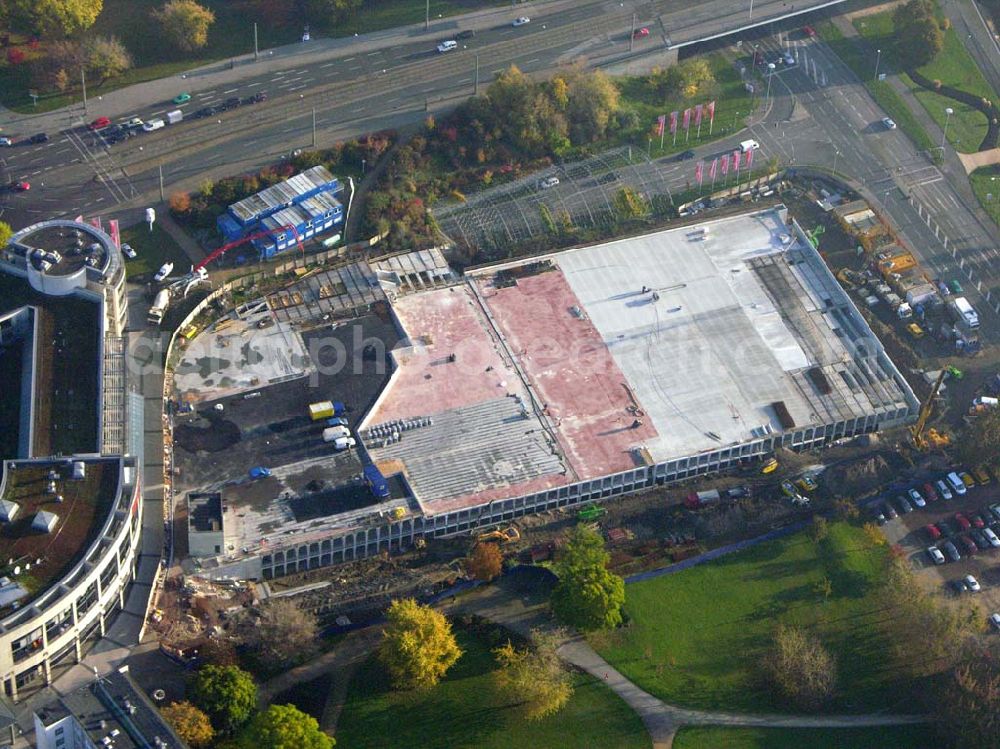 Aerial photograph Magdeburg / Sachsen-Anhalt - 28.10.2005 Magdeburg / Sachsen-Anhalt: Blick auf die Erweiterungsbaustelle am Allee-Center Magdeburg Ernst-Reuter-Allee 11,39104 Magdeburg,Tel.: 0391 / 533 44 33 Fax: 0391 / 533 44 55 (ECE)