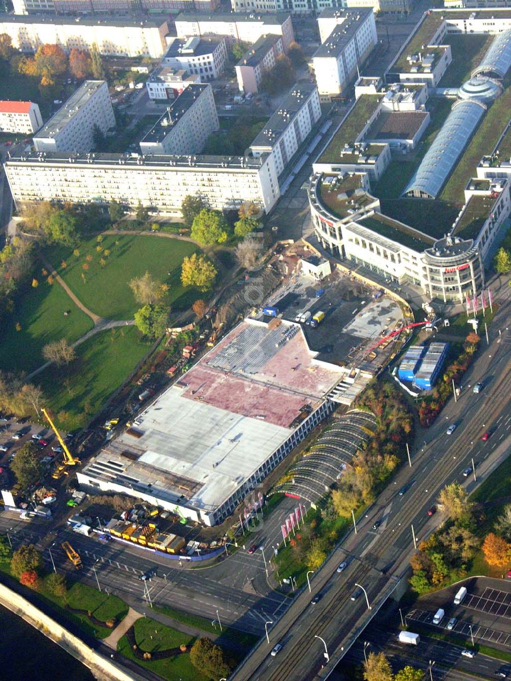 Magdeburg / Sachsen-Anhalt from above - 28.10.2005 Magdeburg / Sachsen-Anhalt: Blick auf die Erweiterungsbaustelle am Allee-Center Magdeburg Ernst-Reuter-Allee 11,39104 Magdeburg,Tel.: 0391 / 533 44 33 Fax: 0391 / 533 44 55 (ECE)