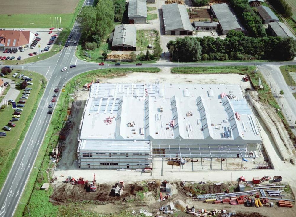 Aerial image Kölleda / Thüringen - 07.09.2002 Erweiterungsbaustelle der Firma Erdrich - Unformtechnik im Gewerbegebiet östl. von Kölleda / Thüringen.