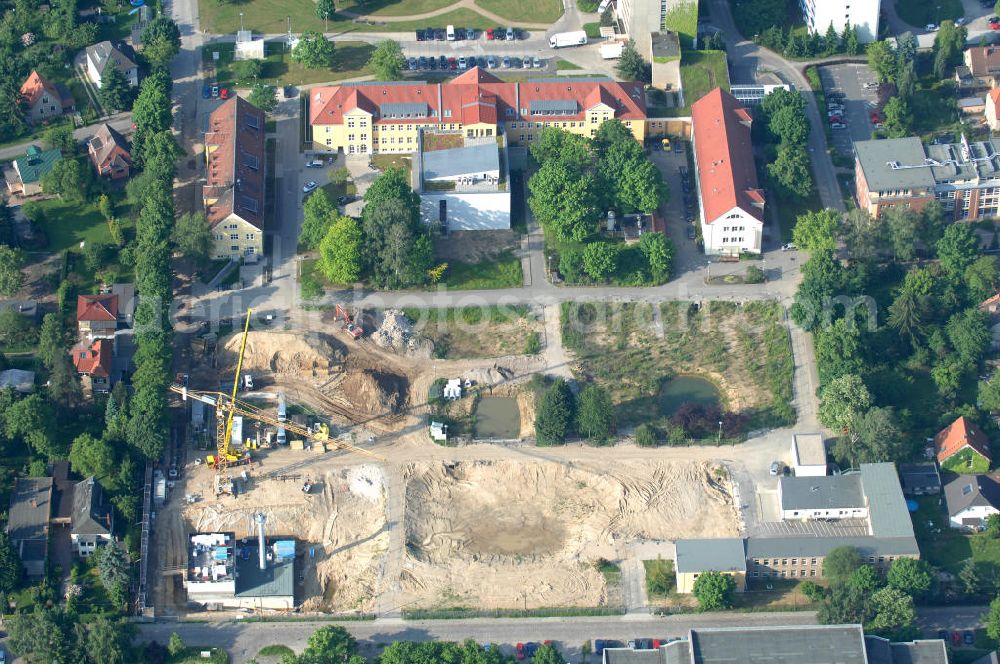 Aerial image Berlin - Blick auf die Erweiterungsbaustelle am Krankenhaus Kaulsdorf. Look at the areal of the construction site of Vivantes Klinikum Berlin - Hellersdorf - Genius Ingenieurbüro GmbH, Treskowallee 30, 10318 Berlin, Tel. +49(0)30 818584-0, Fax +49(0)30 818584-99, email: krebs@ibgenius.de