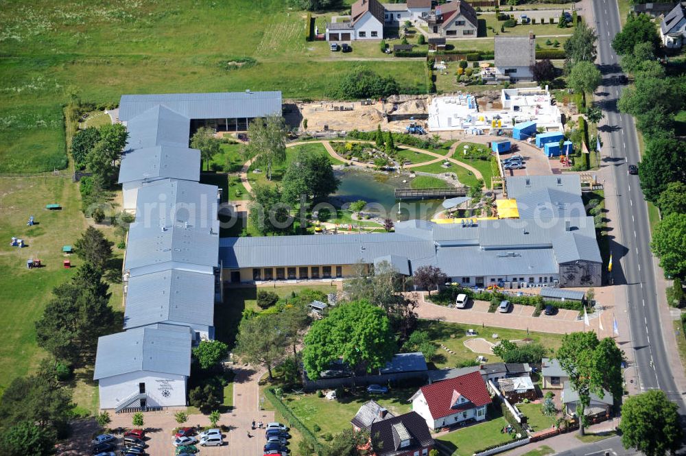 Aerial photograph Trassenheide - Erweiterungsbaustelle am Hotel und Restaurant Seeklause in Trassenheide auf der Insel Usedom in Mecklenburg - Vorpommern. Extension site at the hotel and restaurant in Seeklause Trassenheide on the island of Usedom in Mecklenburg - Western Pomerania.