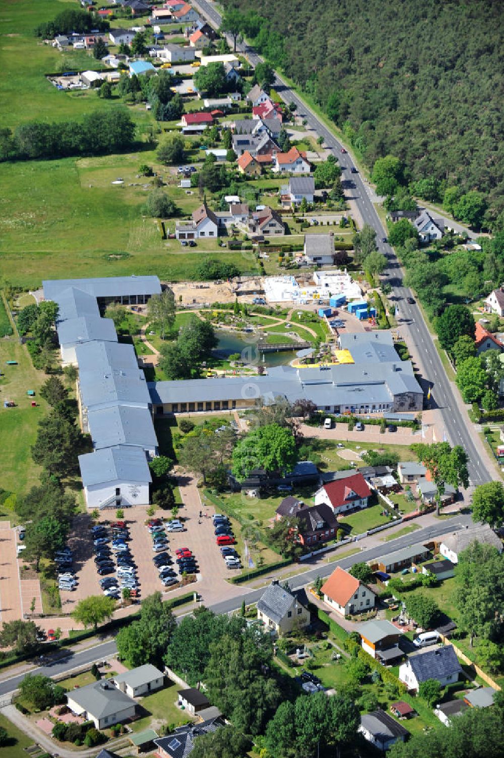 Trassenheide from above - Erweiterungsbaustelle am Hotel und Restaurant Seeklause in Trassenheide auf der Insel Usedom in Mecklenburg - Vorpommern. Extension site at the hotel and restaurant in Seeklause Trassenheide on the island of Usedom in Mecklenburg - Western Pomerania.