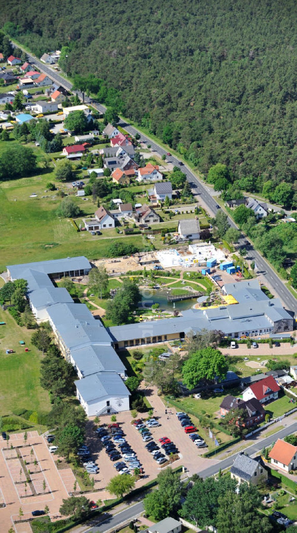 Trassenheide from the bird's eye view: Erweiterungsbaustelle am Hotel und Restaurant Seeklause in Trassenheide auf der Insel Usedom in Mecklenburg - Vorpommern. Extension site at the hotel and restaurant in Seeklause Trassenheide on the island of Usedom in Mecklenburg - Western Pomerania.