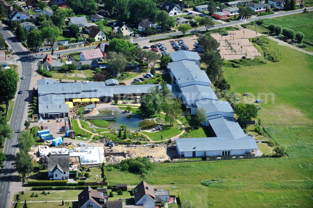 Aerial photograph Trassenheide - Erweiterungsbaustelle am Hotel und Restaurant Seeklause in Trassenheide auf der Insel Usedom in Mecklenburg - Vorpommern. Extension site at the hotel and restaurant in Seeklause Trassenheide on the island of Usedom in Mecklenburg - Western Pomerania.