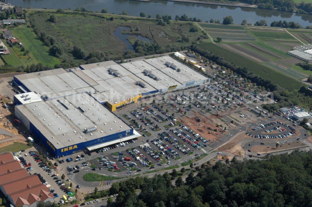 Saarlouis - Lisdorf from the bird's eye view: Blick auf die Erweiterungsbaustelle am IKEA Einrichtungshaus Saarlouis - Lisdorf. The Extension site at IKEA store in Saarlouis.