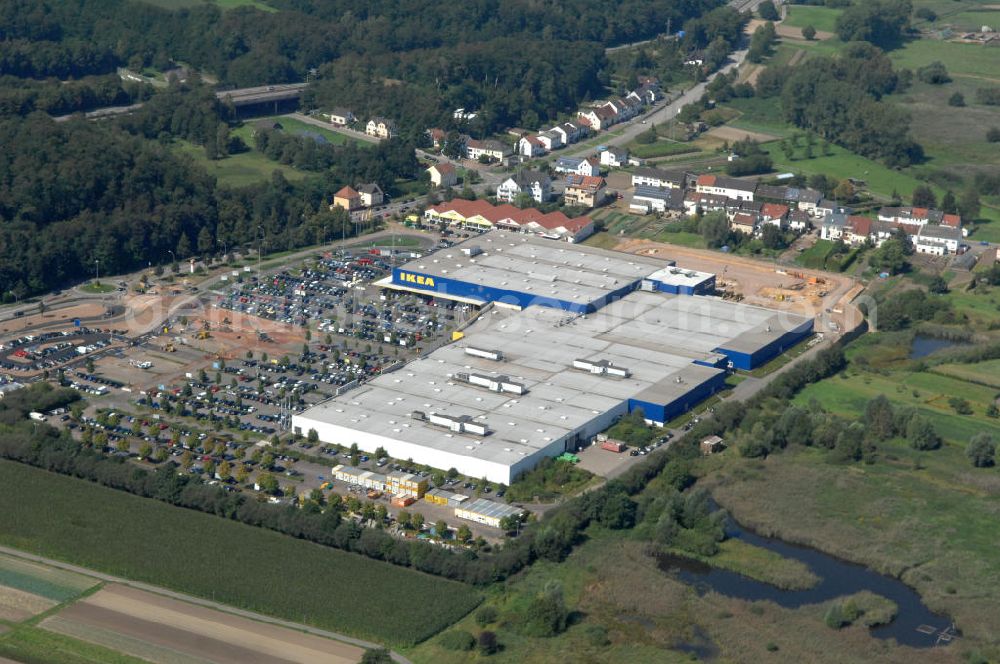 Aerial image Saarlouis - Lisdorf - Blick auf die Erweiterungsbaustelle am IKEA Einrichtungshaus Saarlouis - Lisdorf. The Extension site at IKEA store in Saarlouis.