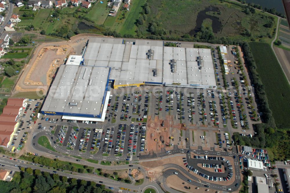 Aerial image Saarlouis - Lisdorf - Blick auf die Erweiterungsbaustelle am IKEA Einrichtungshaus Saarlouis - Lisdorf. The Extension site at IKEA store in Saarlouis.