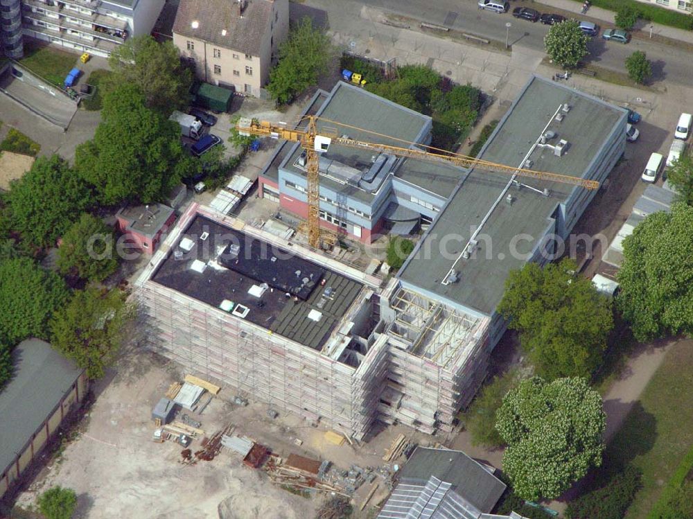 Berlin-Lichtenberg from above - 02.05.2005 , Berlin/Lichtenberg Erweiterungsbaustelle am Institut für Zoo- und Wildtierforschung IZW an der Alfred-Kowalke-Strasse 28 10315 Berlin