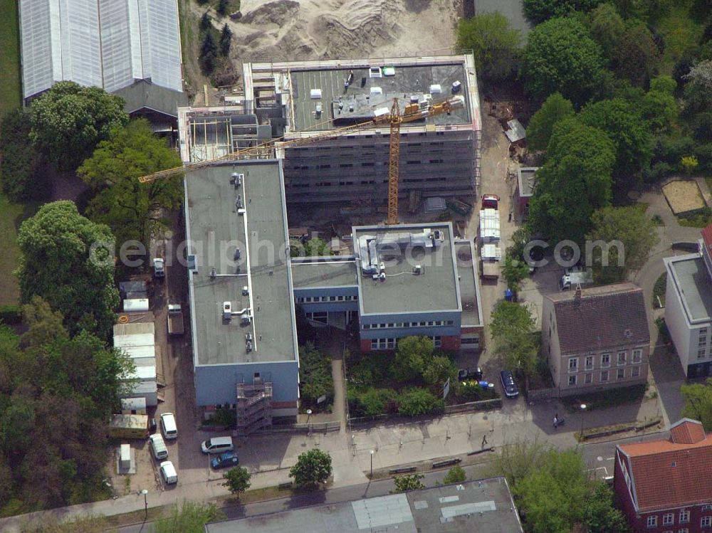 Berlin-Lichtenberg from the bird's eye view: 02.05.2005 , Berlin/Lichtenberg Erweiterungsbaustelle am Institut für Zoo- und Wildtierforschung IZW an der Alfred-Kowalke-Strasse 28 10315 Berlin