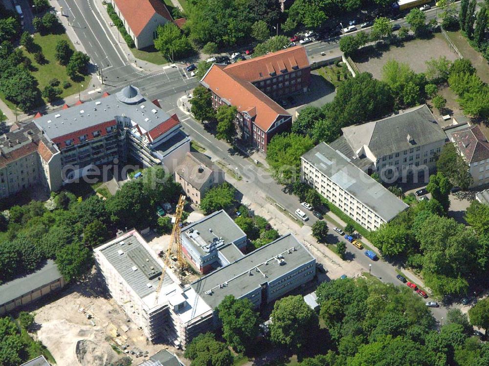 Berlin - Lichtenberg from the bird's eye view: Erweiterungsbaustelle am Institut für Zoo- und Wildtierforschung IZW an der Alfred-Kowalke-Strasse 28 10315 Berlin