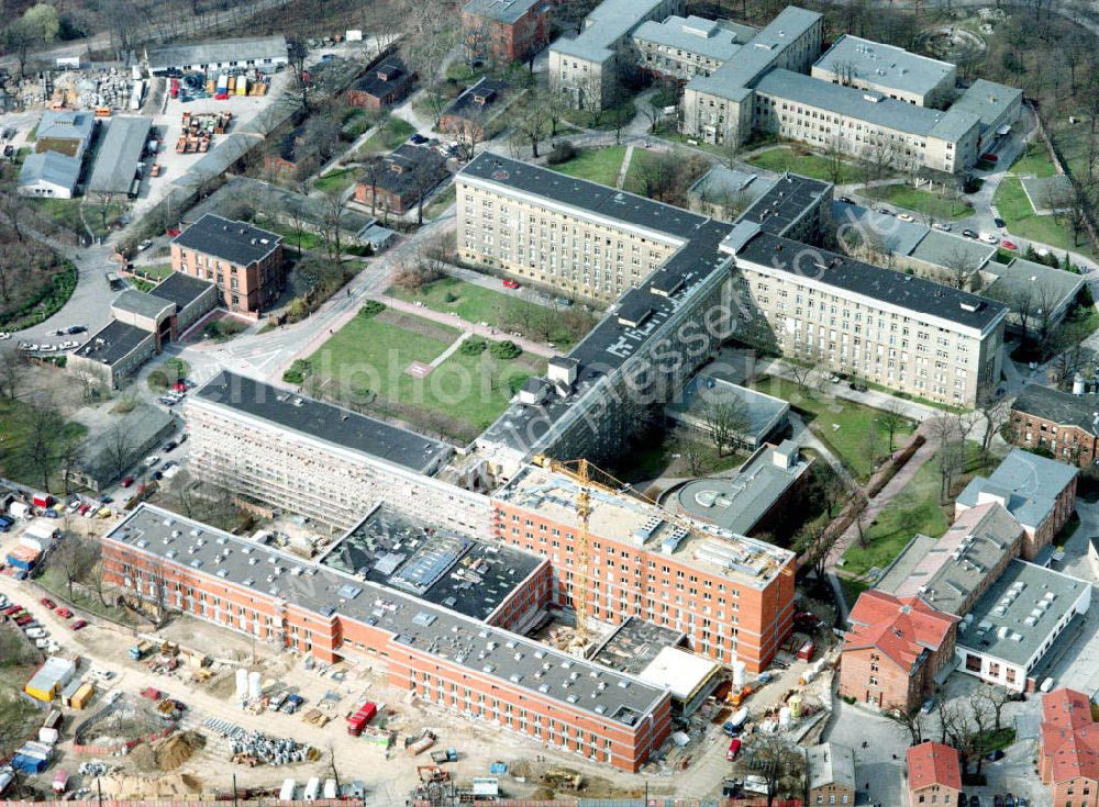 Aerial photograph Berlin - Friedrichshain - Erweiterungsbaustelle des Krankenhaus am Friedrichshain an der Landsberger Allee.