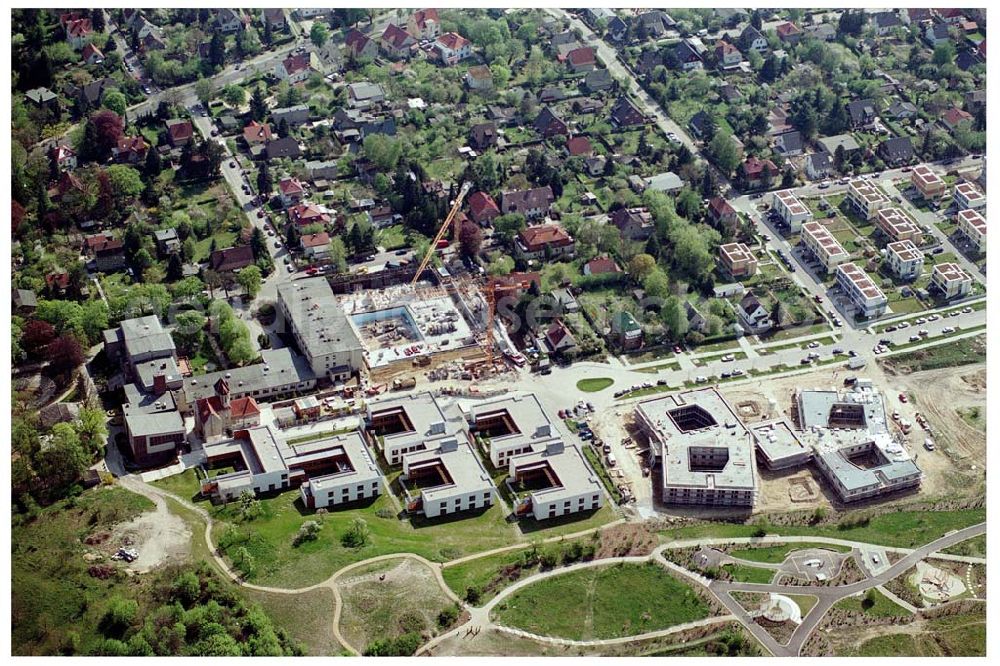 Berlin-Falkenberg / Bohnsdorf bei Grünau from above - Erweiterungsbaustelle am Krankenhaus Hedwigshöhe in Berlin-Falkenberg (Bohnsdorf / Treptow).Postanschrift: Krankenhaus Hedwigshöhe Buntzelstraße 36,12526 Berlin, Tel.: 0 30 - 67 41 - 0 Fax: 0 30 - 67 41 22 49 E-mail: hedwigshoehe@alexius.de Verwaltung: Gesellschaften der Alexianerbrüder Krausnickstraße 12a,10115 Berlin, Tel.: 0 30 - 23 11 25 38 Fax: 0 30 - 23 11 24 52 E-mail: gf.sekretariat@alexius.de