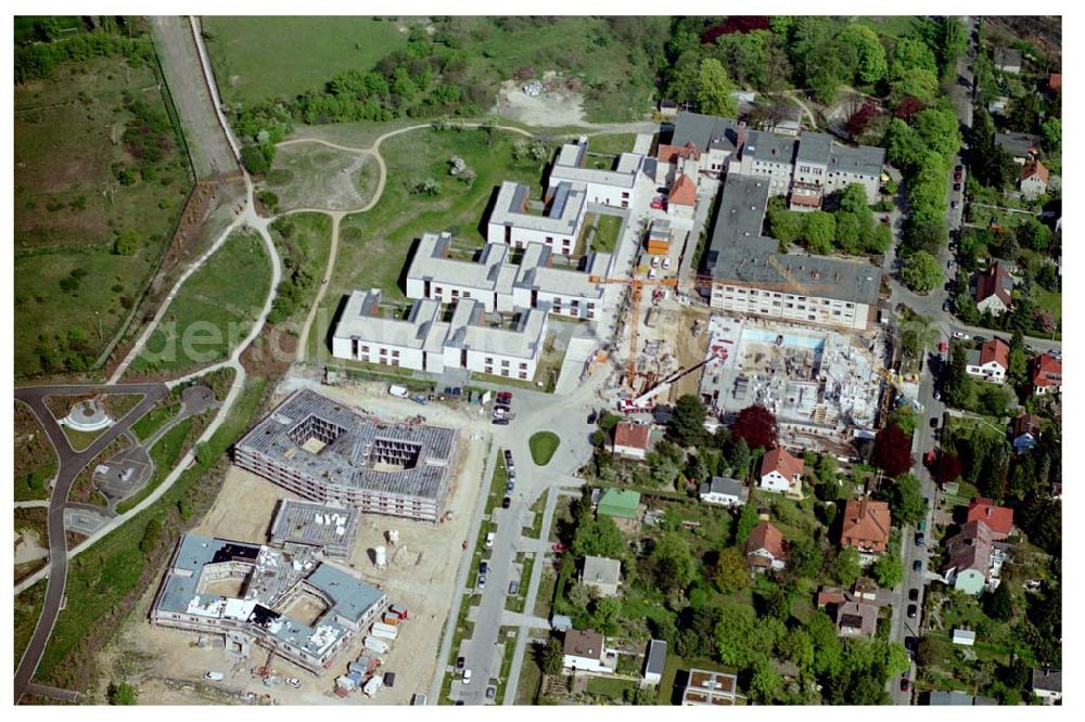 Berlin-Falkenberg / Bohnsdorf bei Grünau from the bird's eye view: Erweiterungsbaustelle am Krankenhaus Hedwigshöhe in Berlin-Falkenberg (Bohnsdorf / Treptow).Postanschrift: Krankenhaus Hedwigshöhe Buntzelstraße 36,12526 Berlin, Tel.: 0 30 - 67 41 - 0 Fax: 0 30 - 67 41 22 49 E-mail: hedwigshoehe@alexius.de Verwaltung: Gesellschaften der Alexianerbrüder Krausnickstraße 12a,10115 Berlin, Tel.: 0 30 - 23 11 25 38 Fax: 0 30 - 23 11 24 52 E-mail: gf.sekretariat@alexius.de