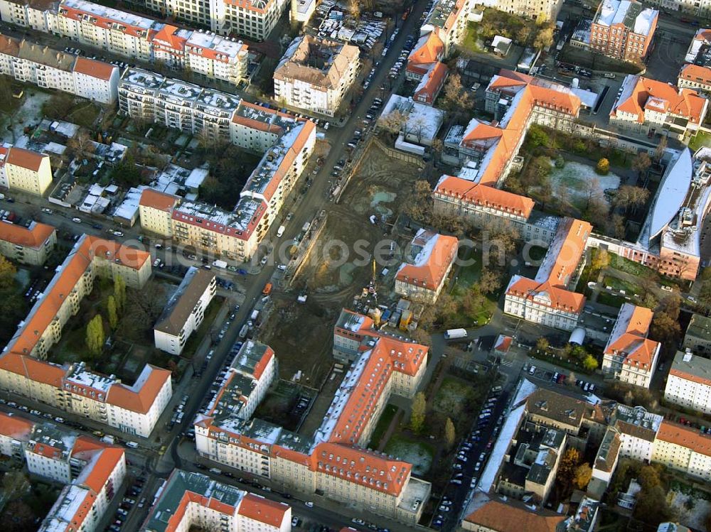 Berlin Lichtenberg from the bird's eye view: 19.11.2004 BERLIN Erweiterungsbaustelle des Krankenhaus Lichtenberg an der Fanninger Straße in Berlin - Lichtenberg / Friedrichsfelde