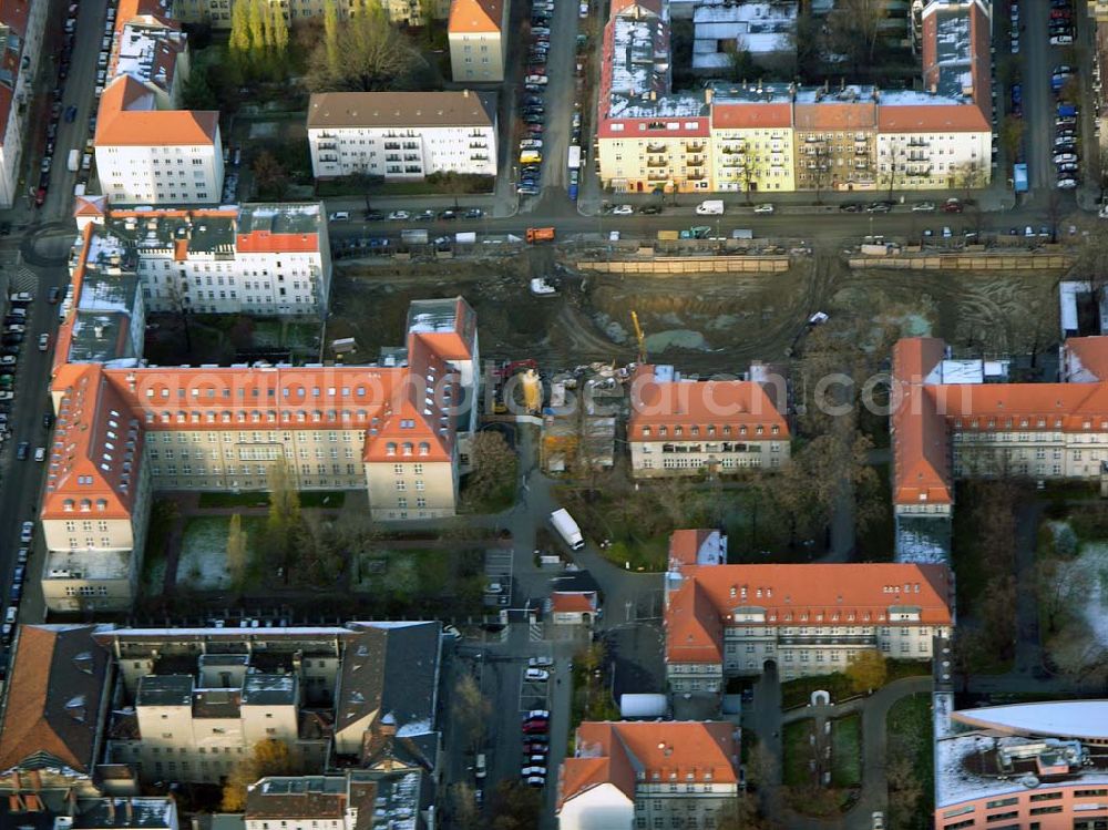 Aerial image Berlin Lichtenberg - 19.11.2004 BERLIN Erweiterungsbaustelle des Krankenhaus Lichtenberg an der Fanninger Straße32 in 10365 Berlin - Lichtenberg / Friedrichsfelde