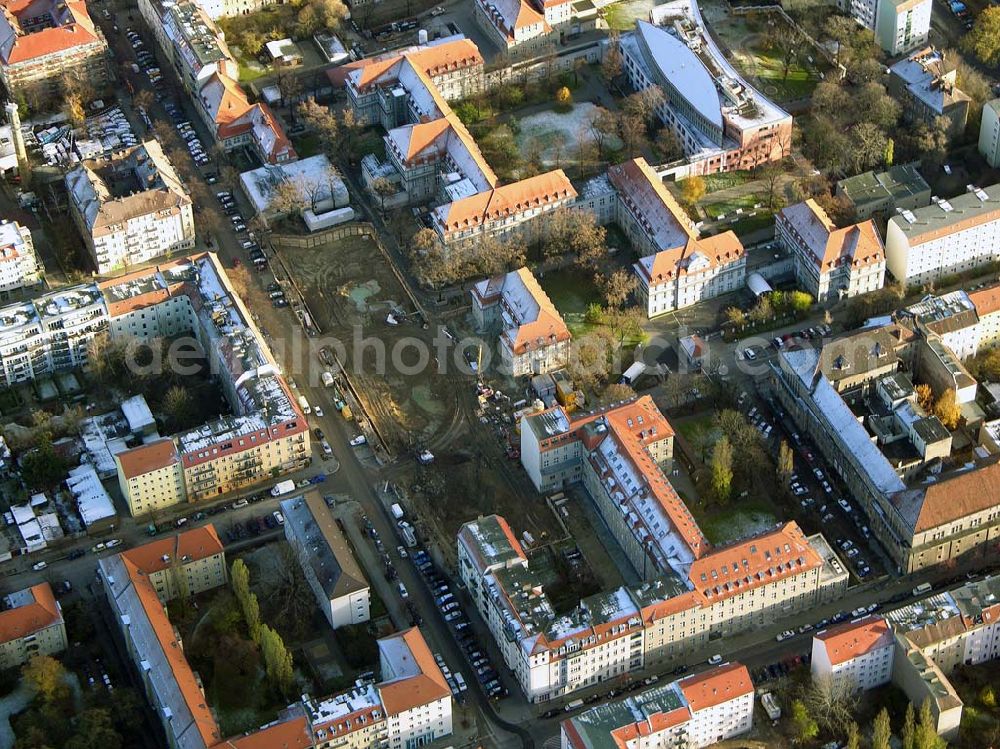 Aerial image Berlin Lichtenberg - 19.11.2004 BERLIN Erweiterungsbaustelle des Krankenhaus Lichtenberg an der Fanninger Straße in Berlin - Lichtenberg / Friedrichsfelde