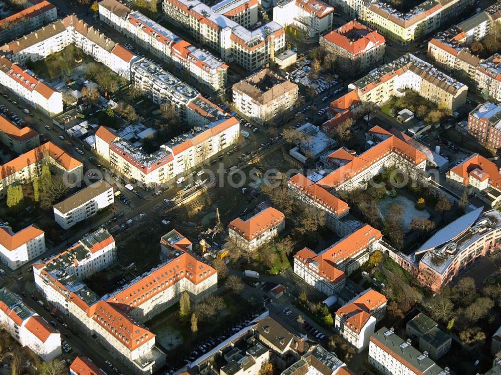 Berlin Lichtenberg from the bird's eye view: 19.11.2004 BERLIN Erweiterungsbaustelle des Krankenhaus Lichtenberg an der Fanninger Straße in Berlin - Lichtenberg / Friedrichsfelde