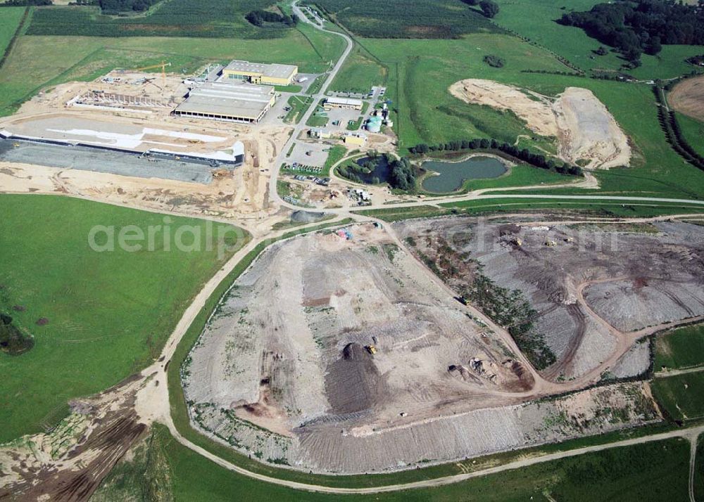 Rosenow from above - Blick auf die Erweiterungsbaustelle der neuen Abfallbehandlungsanlage in Rosenow. Betreiber ist die OVVD Ostmecklenburgisch Vorpommersche Verwertungs- und Deponie GmbH, Zum Kranichmoor in17091 Rosenow. Fon (03 9602) 296-0,Fax (03 96 02) 296-90,e-mail: eiko.potreck@ovvd.de ,