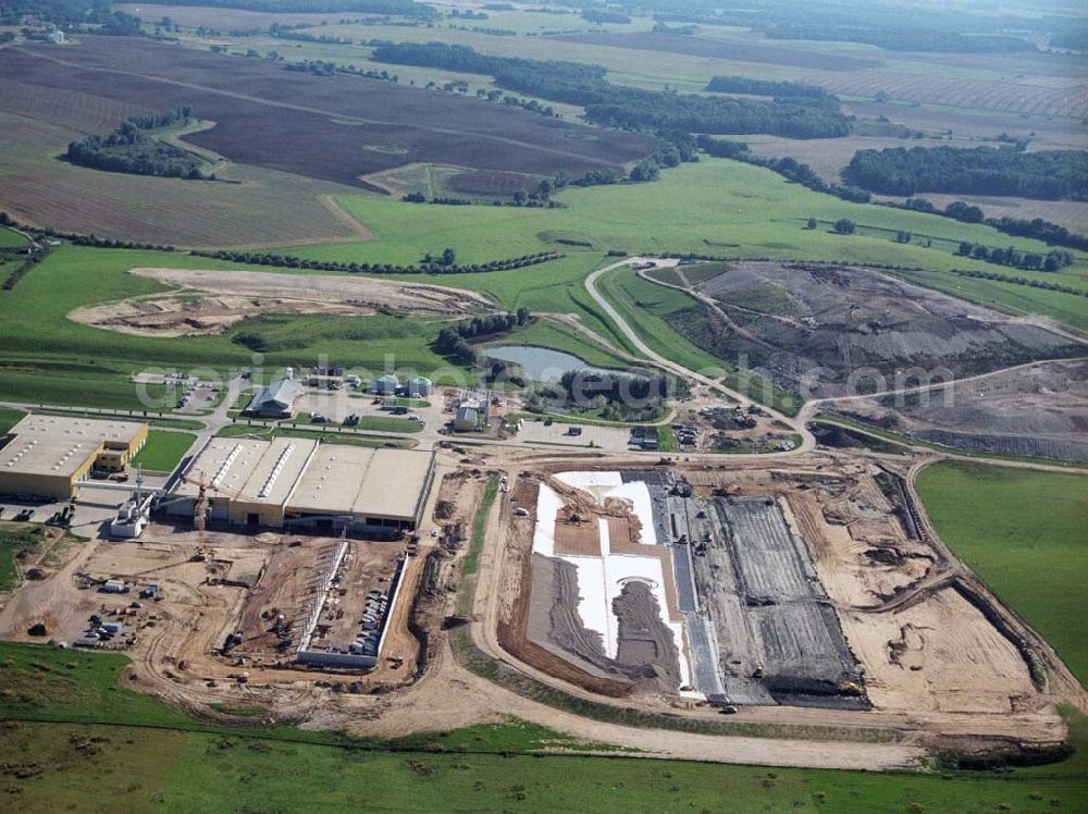 Aerial image Rosenow - Blick auf die Erweiterungsbaustelle der neuen Abfallbehandlungsanlage in Rosenow. Betreiber ist die OVVD Ostmecklenburgisch Vorpommersche Verwertungs- und Deponie GmbH, Zum Kranichmoor in17091 Rosenow. Fon (03 9602) 296-0,Fax (03 96 02) 296-90,e-mail: eiko.potreck@ovvd.de ,