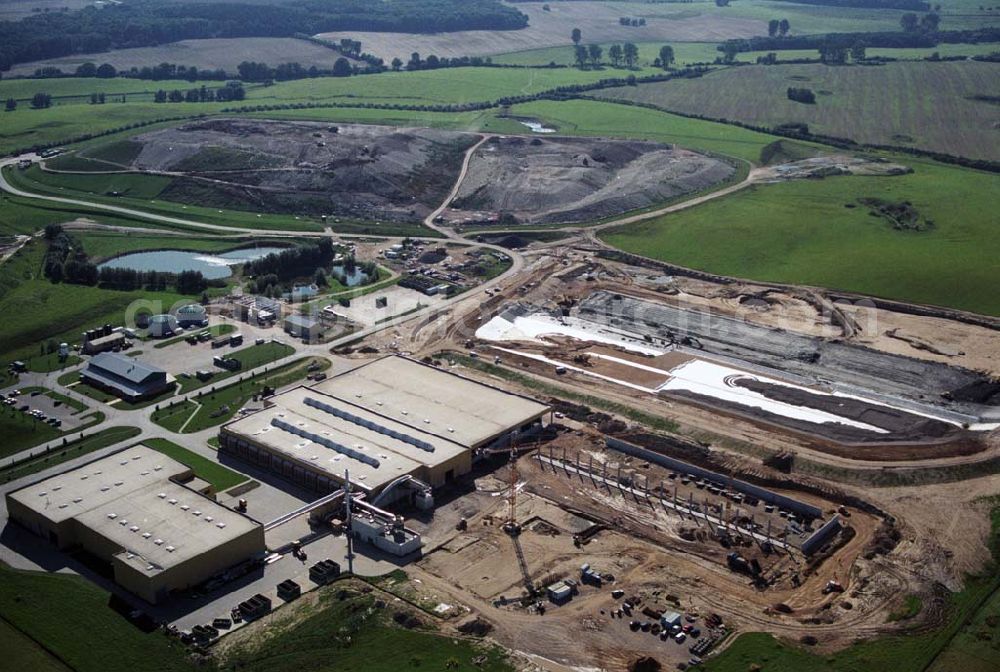 Aerial photograph Rosenow - Blick auf die Erweiterungsbaustelle der neuen Abfallbehandlungsanlage in Rosenow. Betreiber ist die OVVD Ostmecklenburgisch Vorpommersche Verwertungs- und Deponie GmbH, Zum Kranichmoor in17091 Rosenow. Fon (03 9602) 296-0,Fax (03 96 02) 296-90,e-mail: eiko.potreck@ovvd.de ,