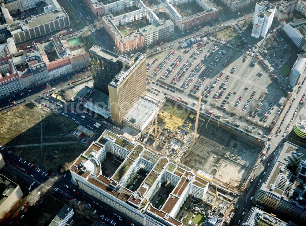 Berlin - Kreuzberg from the bird's eye view: Erweiterungsbaustelle des SPRINGER-Verlages an der Kochstraße / Axel-Springer Straße in Berlin - Kreuzberg.