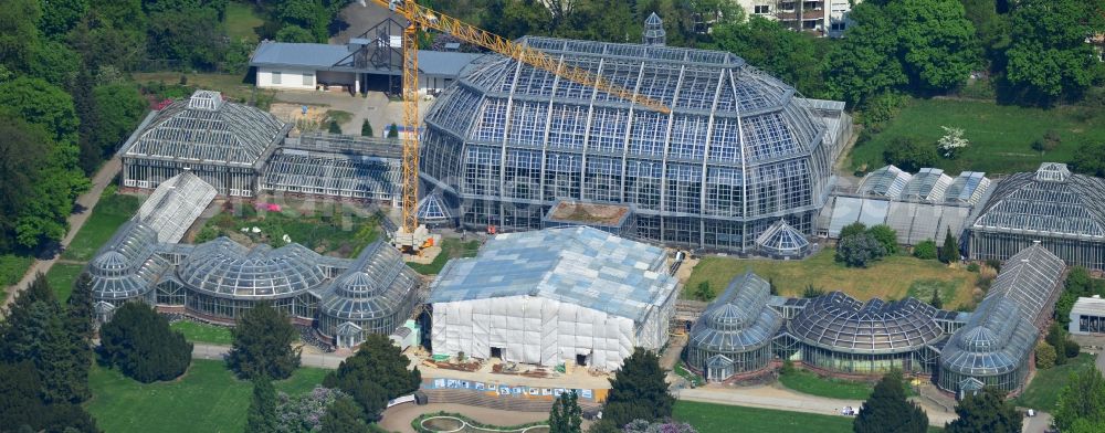 Aerial photograph Berlin - View of tropical house in the botanical garden in Steglitz, Berlin