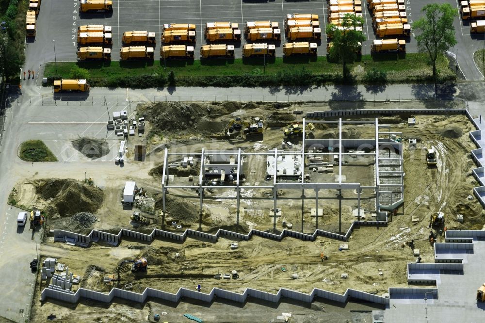 Aerial photograph Berlin - Construction site on building and production halls on the premises of Berliner Stadtreinigungsbetriebe on Gradestrasse in the district Britz in Berlin, Germany