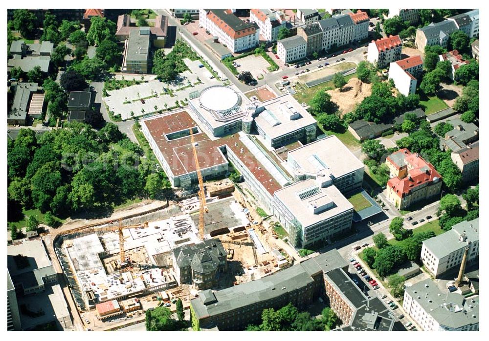 Aerial image Leipzig - Blick auf die Erweiterungsbaustelle zum Erweiterungsbau des Operative Zentrum des Universitätsklinikum Leipzig Liebigstr. 20, 04103 Leipzig Telefon: (03 41) 97 - 1 77 00 Telefax: (03 41) 97 - 1 77 09 E-Mail: info@medizin.uni-leipzig.de