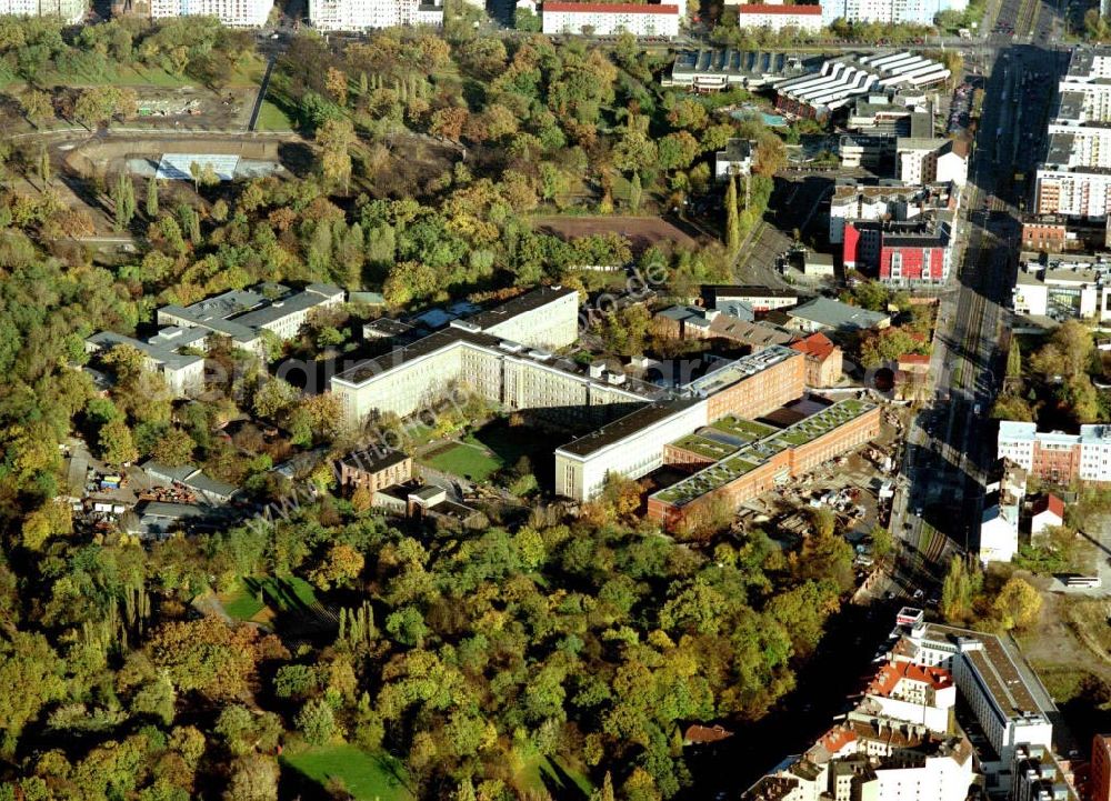 Berlin - Friedrichshain from the bird's eye view: Erweiterungsneubau am Krankenhaus im Friedrichshain.