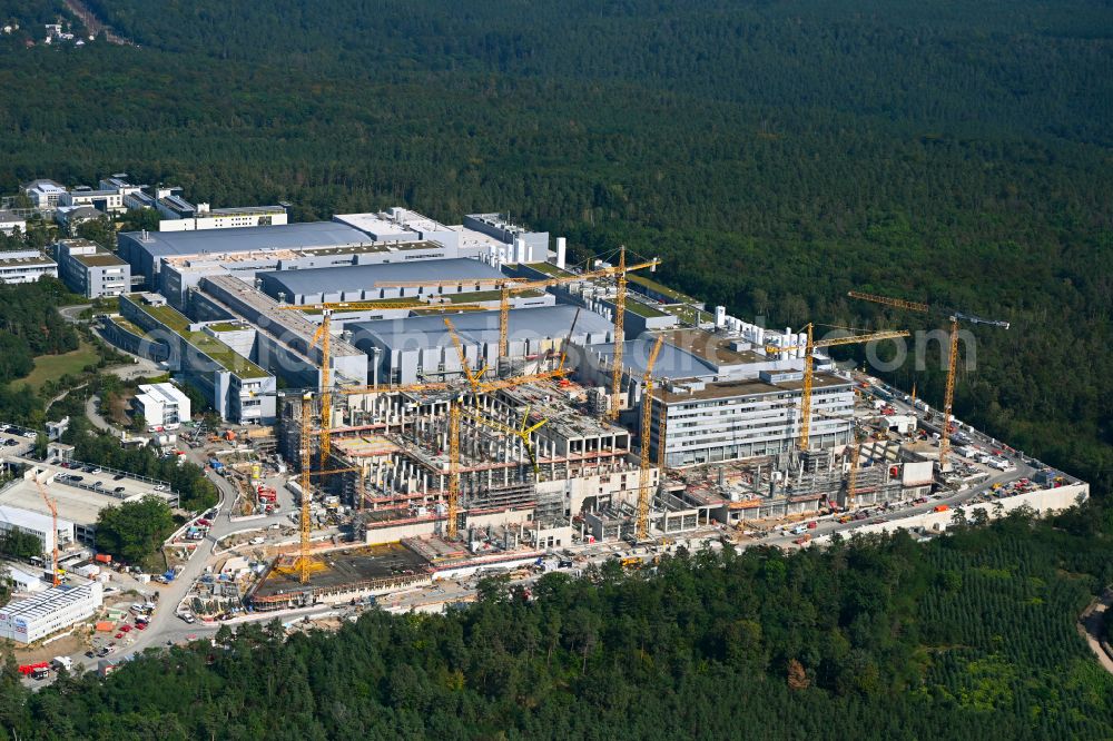 Aerial image Dresden - Building and production halls on the premises of Infineon Technologies Dresden GmbH in the district Klotzsche in Dresden in the state Saxony, Germany