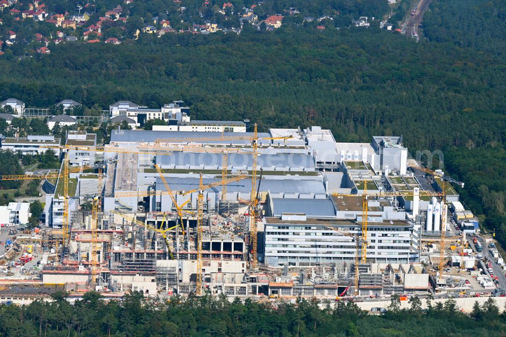 Aerial photograph Dresden - Building and production halls on the premises of Infineon Technologies Dresden GmbH in the district Klotzsche in Dresden in the state Saxony, Germany