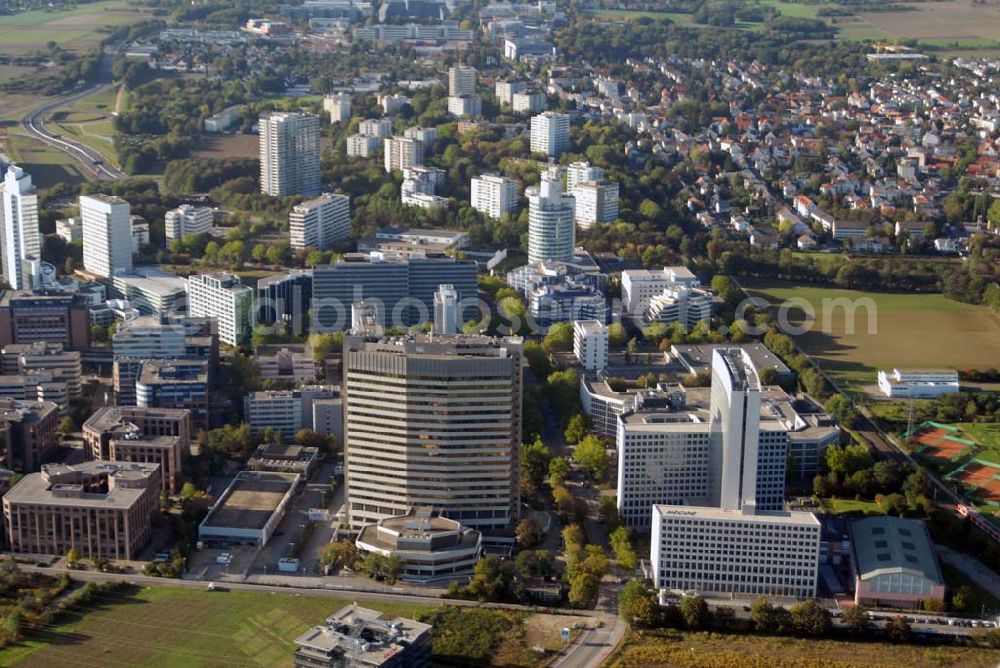 Aerial image Eschborn - Blick auf das Eschborner Dreieck westlich von Frankfurt am Main insbesondere das Technische Zentrum der Deutschen Bank in der Alfred-Herrhausen-Allee 16-24 und die Arcor-Zentrale in der Alfred-Herrhausen-Allee 1, 65760 Eschborn - Telefon 069 / 2169-0 - Telefax 069 / 2169-8380