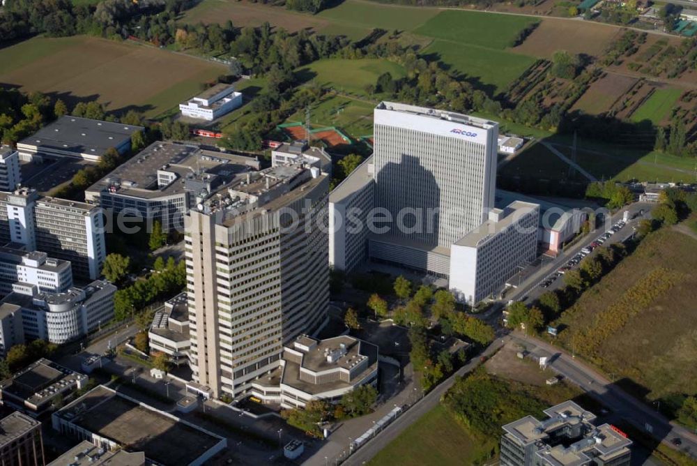 Aerial image Eschborn - Blick auf das Eschborner Dreieck westlich von Frankfurt am Main insbesondere das Technische Zentrum der Deutschen Bank in der Alfred-Herrhausen-Allee 16-24 und die Arcor-Zentrale in der Alfred-Herrhausen-Allee 1, 65760 Eschborn - Telefon 069 / 2169-0 - Telefax 069 / 2169-8380