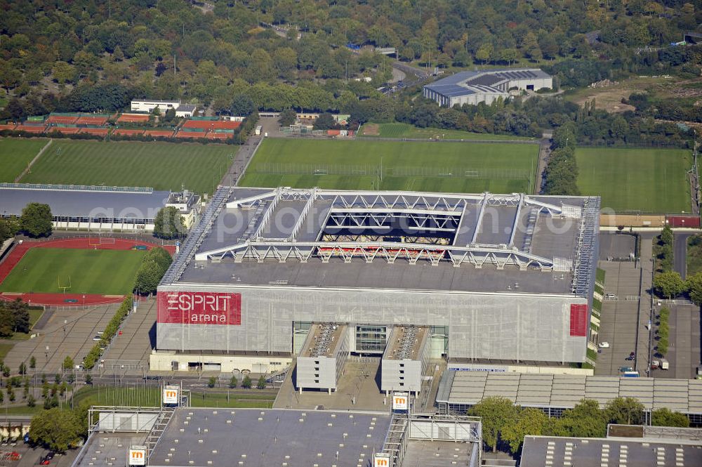 Düsseldorf from above - Blick auf die ESPRIT arena (bis Juni 2009 LTU arena) in Düsseldorf. Die Multifunktionsarena wurde am Ort des alten Rheinstadions errichtet und 2005 eröffnet. Das Stadion hat eine Kapazität von 54.600 Plätzen. View of the ESPRIT arena (until June 2009 LTU Arena) in Dusseldorf. The multi-purpose arena was built at the site of the old Rhine Stadium and opened in 2005. The stadium has a capacity of 54 600 seats.