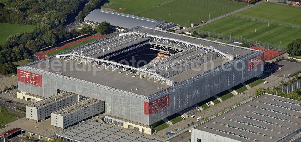 Aerial image Düsseldorf - Blick auf die ESPRIT arena (bis Juni 2009 LTU arena) in Düsseldorf. Die Multifunktionsarena wurde am Ort des alten Rheinstadions errichtet und 2005 eröffnet. Das Stadion hat eine Kapazität von 54.600 Plätzen. View of the ESPRIT arena (until June 2009 LTU Arena) in Dusseldorf. The multi-purpose arena was built at the site of the old Rhine Stadium and opened in 2005. The stadium has a capacity of 54 600 seats.