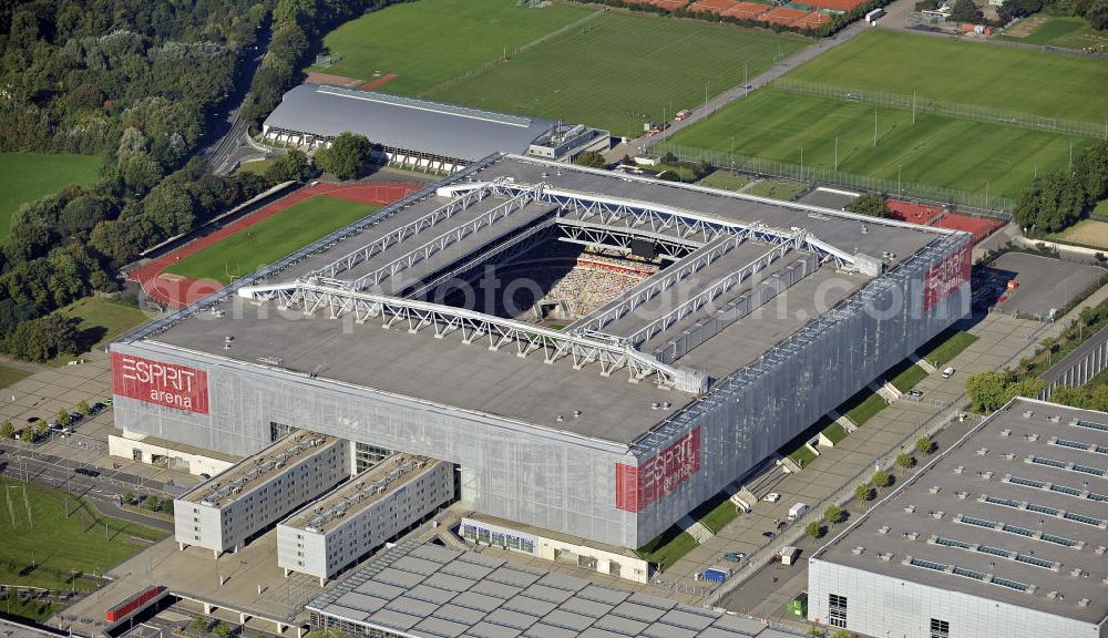 Düsseldorf from above - Blick auf die ESPRIT arena (bis Juni 2009 LTU arena) in Düsseldorf. Die Multifunktionsarena wurde am Ort des alten Rheinstadions errichtet und 2005 eröffnet. Das Stadion hat eine Kapazität von 54.600 Plätzen. View of the ESPRIT arena (until June 2009 LTU Arena) in Dusseldorf. The multi-purpose arena was built at the site of the old Rhine Stadium and opened in 2005. The stadium has a capacity of 54 600 seats.