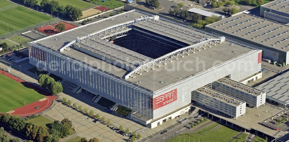 Aerial image Düsseldorf - Blick auf die ESPRIT arena (bis Juni 2009 LTU arena) in Düsseldorf. Die Multifunktionsarena wurde am Ort des alten Rheinstadions errichtet und 2005 eröffnet. Das Stadion hat eine Kapazität von 54.600 Plätzen. View of the ESPRIT arena (until June 2009 LTU Arena) in Dusseldorf. The multi-purpose arena was built at the site of the old Rhine Stadium and opened in 2005. The stadium has a capacity of 54 600 seats.