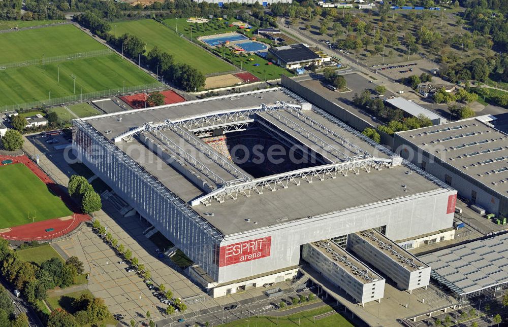 Düsseldorf from above - Blick auf die ESPRIT arena (bis Juni 2009 LTU arena) in Düsseldorf. Die Multifunktionsarena wurde am Ort des alten Rheinstadions errichtet und 2005 eröffnet. Das Stadion hat eine Kapazität von 54.600 Plätzen. View of the ESPRIT arena (until June 2009 LTU Arena) in Dusseldorf. The multi-purpose arena was built at the site of the old Rhine Stadium and opened in 2005. The stadium has a capacity of 54 600 seats.